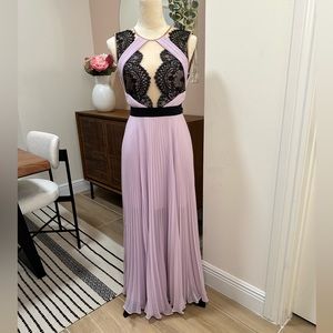 BCBGMaxazria Scalloped Lace Dress Size 4